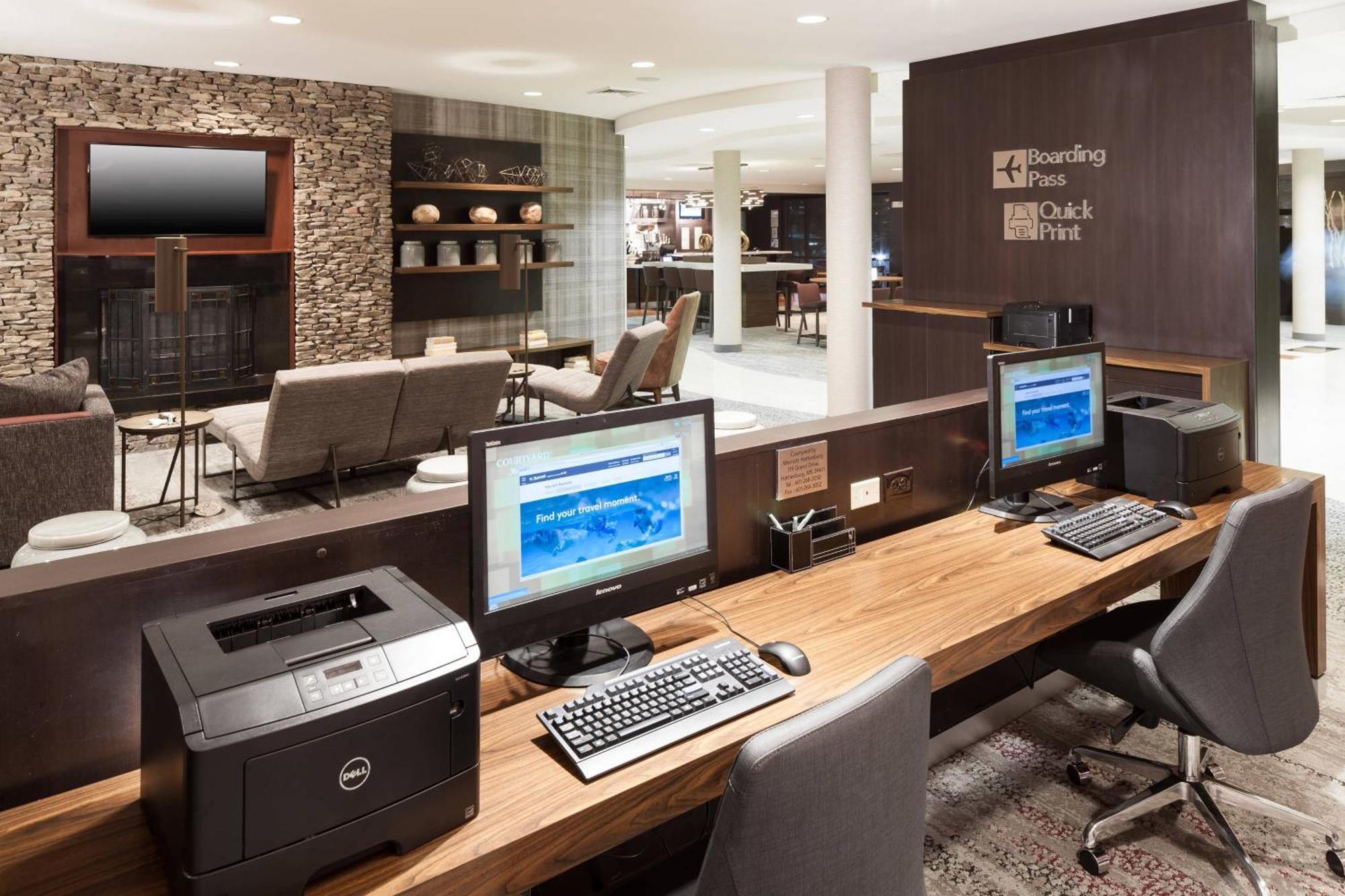 Courtyard By Marriott Хаттисберг Экстерьер фото